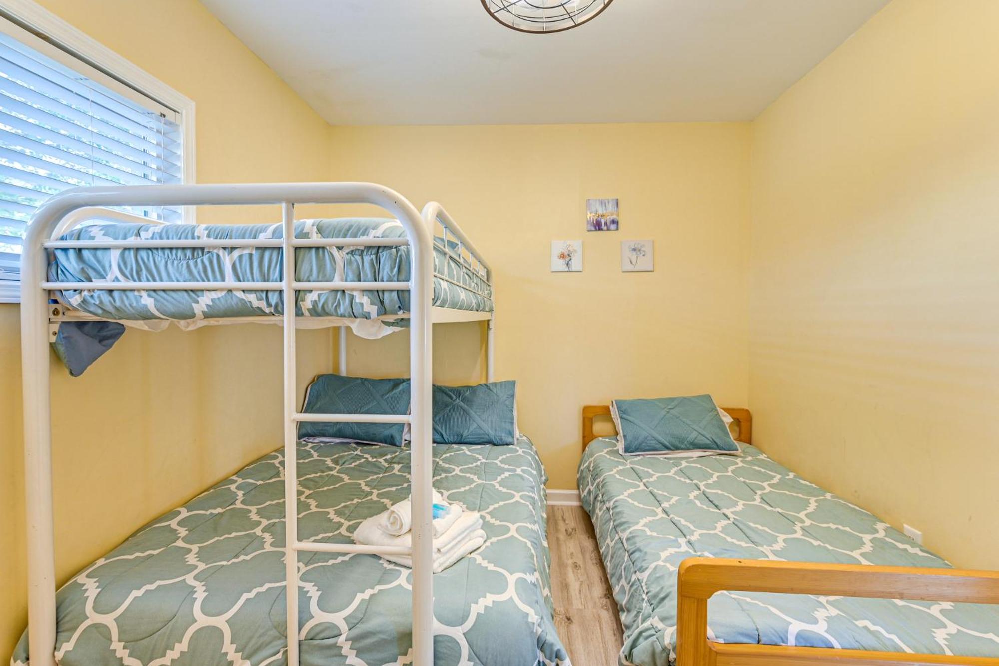 Lovely Myrtle Beach Getaway - Walk To Beach! Exterior photo