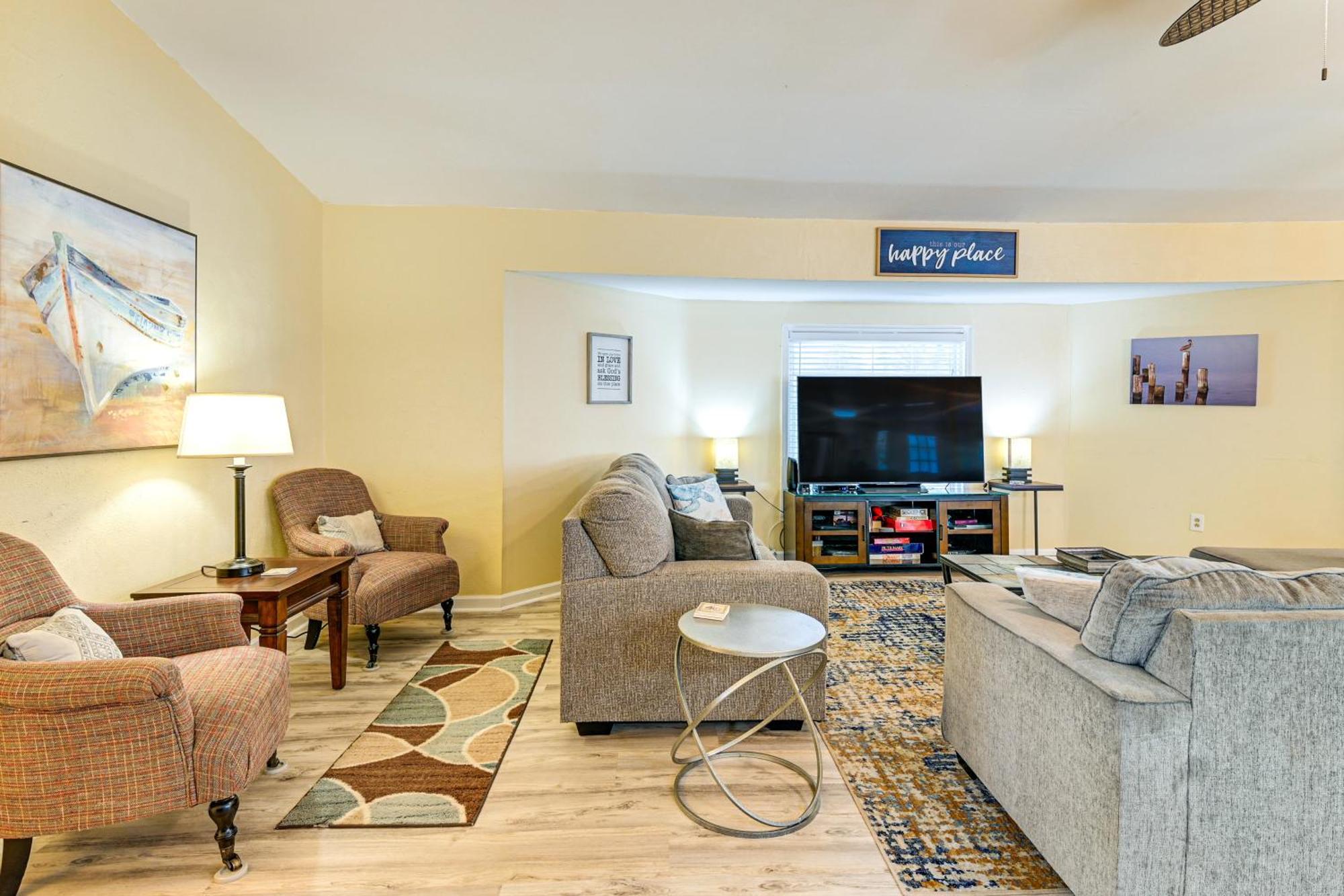 Lovely Myrtle Beach Getaway - Walk To Beach! Exterior photo